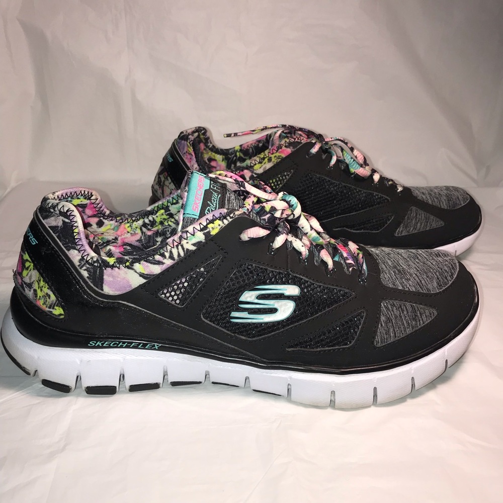 SKECHERS  Women’s Relaxed Fit